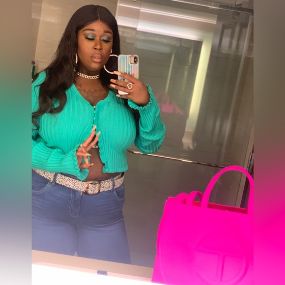 Welcome to my Closet! - Picture 5 of 8